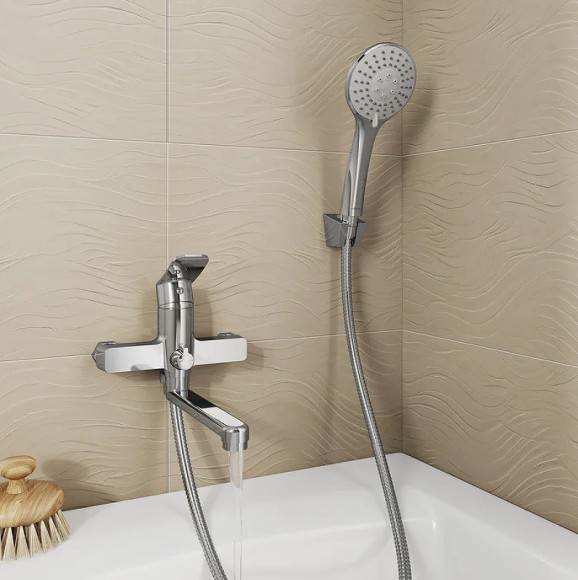 Смеситель для ванны Milardo Demi DEMSB02M02 универсальный Хром