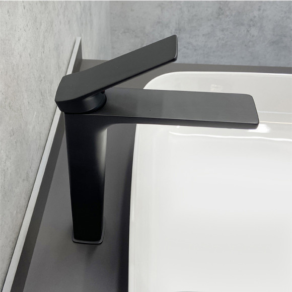 Смеситель для раковины Comforty FC071B-CMT 00-00004526 Черный Смеситель для раковины Comforty FC071B-CMT 00-00004526 Черный