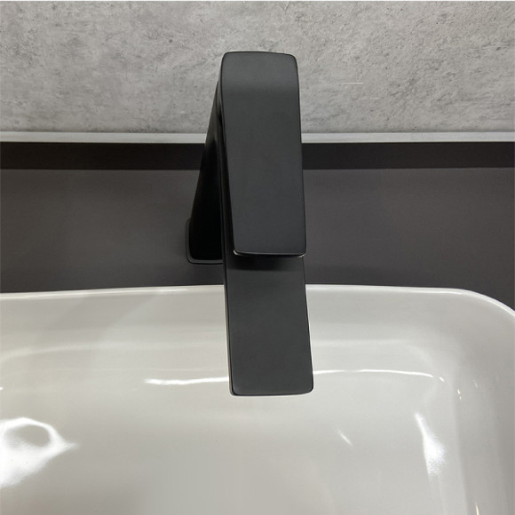 Смеситель для раковины Comforty FC071B-CMT 00-00004526 Черный Смеситель для раковины Comforty FC071B-CMT 00-00004526 Черный