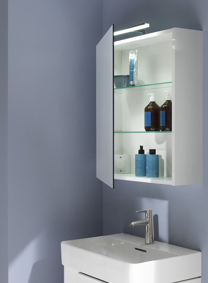 Зеркальный шкаф Laufen Base 60 4.0275.2.110.261.1 R с подсветкой Белый глянец Зеркальный шкаф Laufen Base 60 4.0275.2.110.261.1 R с подсветкой Белый глянец