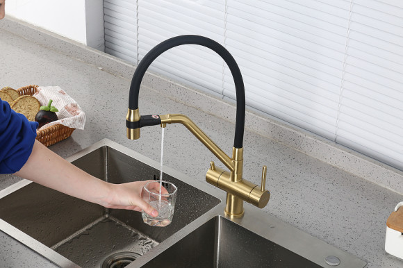 Смеситель для кухни Gappo G4398-83 Золотой сатин Черный Смеситель для кухни Gappo G4398-83 Золотой сатин Черный