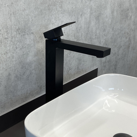 Смеситель для раковины Comforty FC045B-CMT 00004149950 Черный Смеситель для раковины Comforty FC045B-CMT 00004149950 Черный