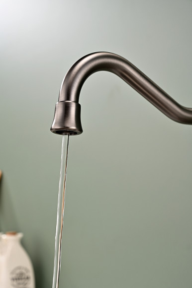 Смеситель для кухни Paulmark Retro Re213226-GM Вороненая сталь Смеситель для кухни Paulmark Retro Re213226-GM Вороненая сталь