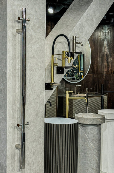 Электрический полотенцесушитель Boheme Uno 726-CR Хром Электрический полотенцесушитель Boheme Uno 726-CR Хром