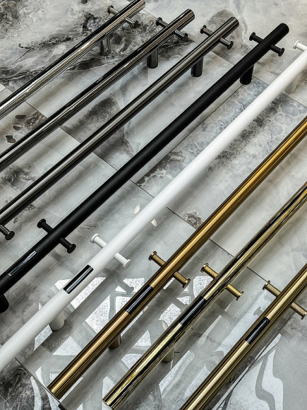 Электрический полотенцесушитель Boheme Uno 726-G Золото