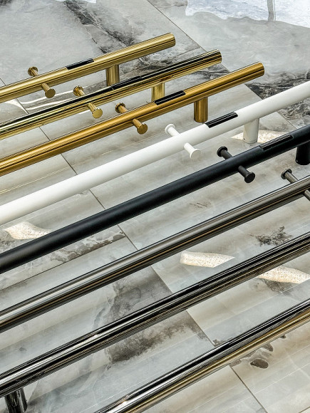 Электрический полотенцесушитель Boheme Uno 726-G Золото