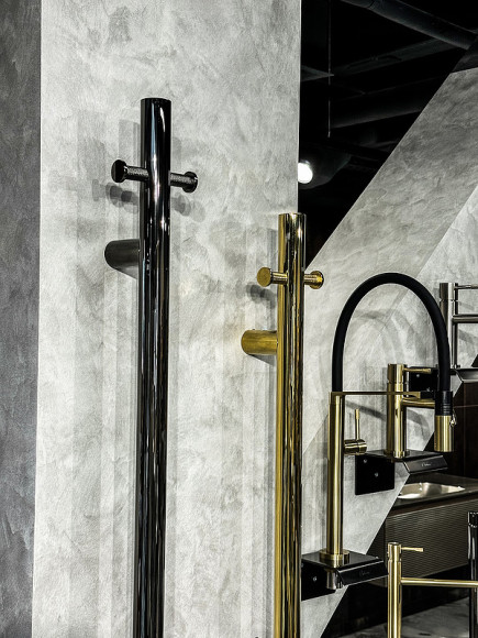 Электрический полотенцесушитель Boheme Uno 726-SGM Оружейная сталь глянцевая Электрический полотенцесушитель Boheme Uno 726-SGM Оружейная сталь глянцевая