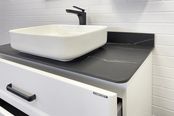 Тумба с раковиной Comforty Амстердам 95 00-00014001 подвесная Белая глянцевая Калакатта Блэк Тумба с раковиной Comforty Амстердам 95 00-00014001 подвесная Белая глянцевая Калакатта Блэк