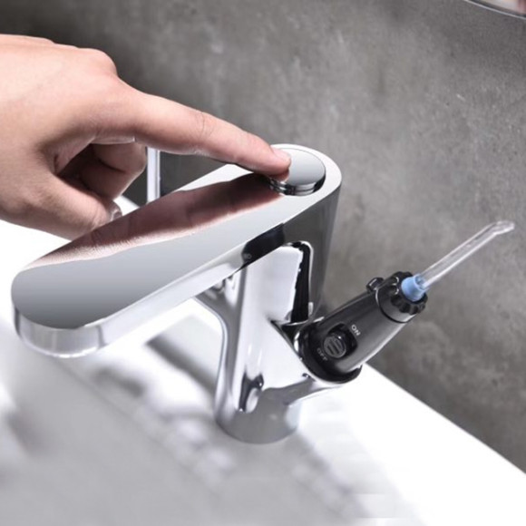 Смеситель для раковины Bronze de Luxe Optima 10188 с ирригатором Хром Смеситель для раковины Bronze de Luxe Optima 10188 с ирригатором Хром