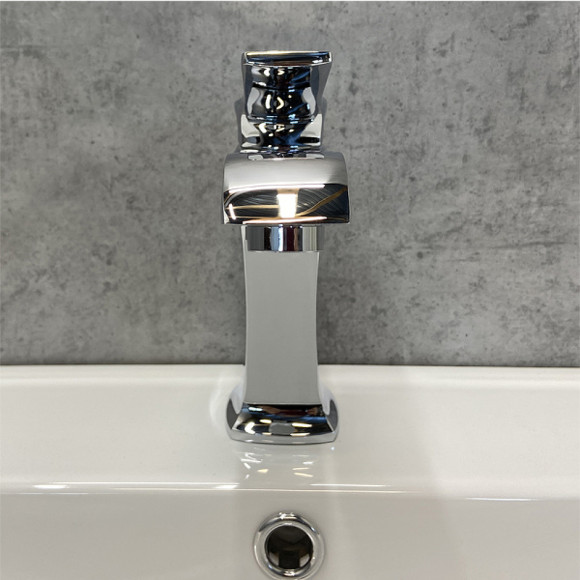 Смеситель для раковины Comforty FC066A-CCT 00-00004520 Хром Смеситель для раковины Comforty FC066A-CCT 00-00004520 Хром