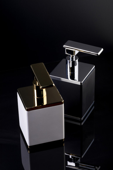 Дозатор для жидкого мыла Boheme 10969-B-G Черный Золото