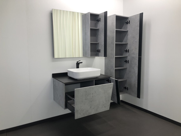 Зеркало со шкафом Comforty Эдинбург 90 00004147981 Бетон светлый Зеркало со шкафом Comforty Эдинбург 90 00004147981 Бетон светлый