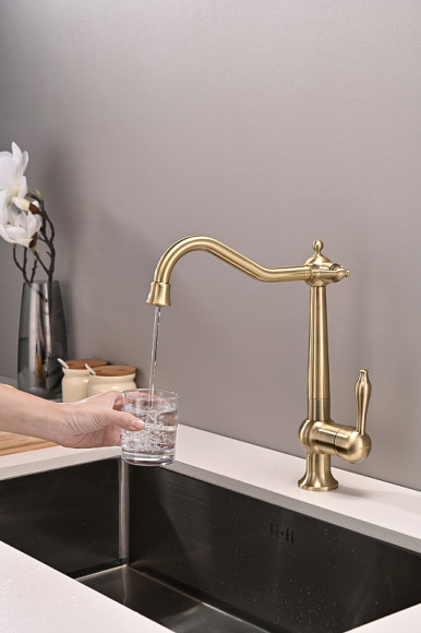 Смеситель для кухни Paulmark Retro Re213226-BR Бронза