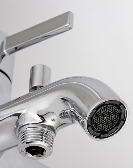 Смеситель для ванны Remer Metrica MC02 Хром Смеситель для ванны Remer Metrica MC02 Хром