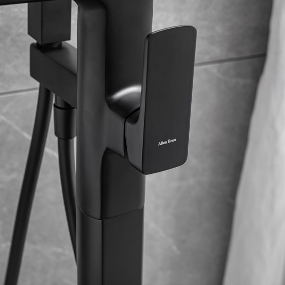 Смеситель для ванны Allen Brau Infinity 5.21009-31 Черный матовый Смеситель для ванны Allen Brau Infinity 5.21009-31 Черный матовый