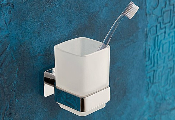 Стакан для зубных щеток Villeroy&Boch Elements-Striking TVA15201900061 Хром Стакан для зубных щеток Villeroy&Boch Elements-Striking TVA15201900061 Хром