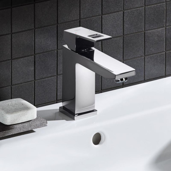 Смеситель для раковины Grohe Eurocube 23446000 Хром Смеситель для раковины Grohe Eurocube 23446000 Хром