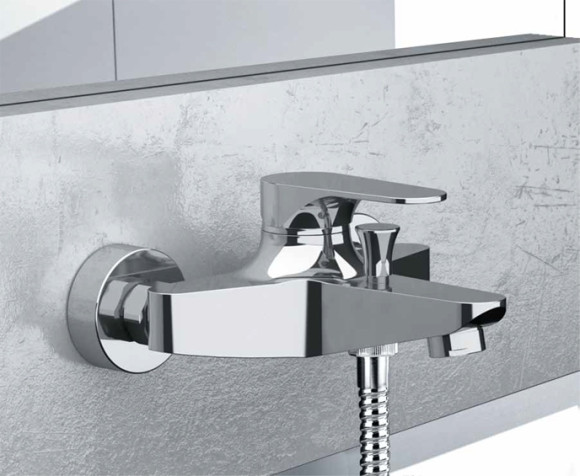 Смеситель для ванны Remer Class Line L02 Хром Смеситель для ванны Remer Class Line L02 Хром