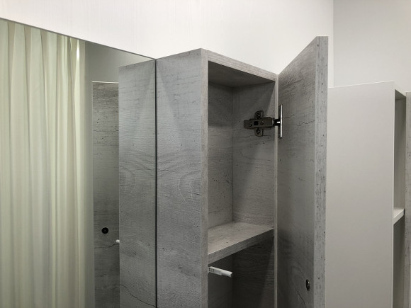 Зеркало со шкафом Comforty Прага 75 00004144199 Дуб белый Зеркало со шкафом Comforty Прага 75 00004144199 Дуб белый