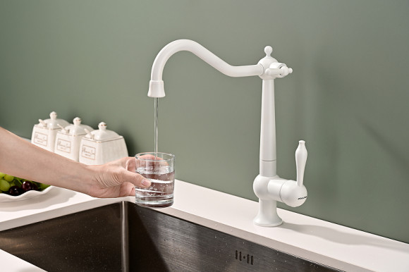 Смеситель для кухни Paulmark Retro Re213226-431 Белый матовый Смеситель для кухни Paulmark Retro Re213226-431 Белый матовый