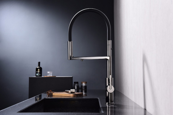 Смеситель для кухни Paulmark Tornado To213402-GB Черный глянцевый