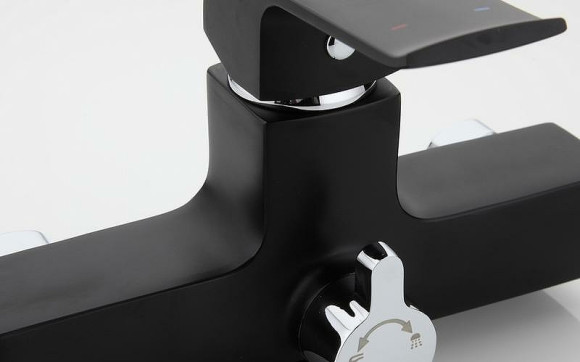 Смеситель для ванны Gappo G50 G2250 универсальный Черный матовый