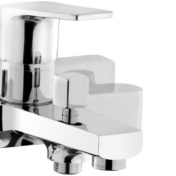Смеситель для ванны Azario Treya AZ-15680501 Хром Смеситель для ванны Azario Treya AZ-15680501 Хром