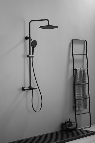 Душевая система Kaiser Serio 05382-9 с термостатом Черная матовая Душевая система Kaiser Serio 05382-9 с термостатом Черная матовая