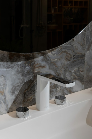 Смеситель для раковины Boheme Venturo 150-WCR-DIAMOND Белый Хром