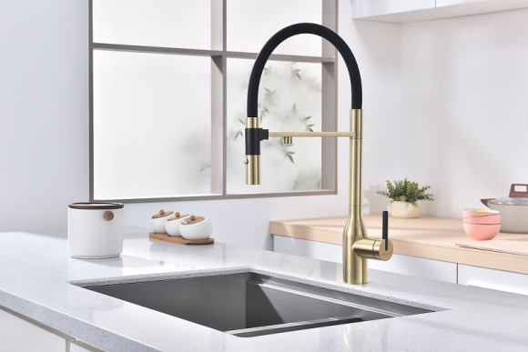 Смеситель для кухни Paulmark Magneto One Ma213188-SBG Светлое брашированное золото