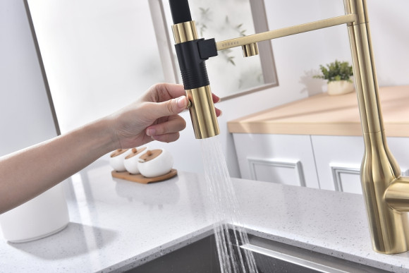 Смеситель для кухни Paulmark Magneto One Ma213188-SBG Светлое брашированное золото