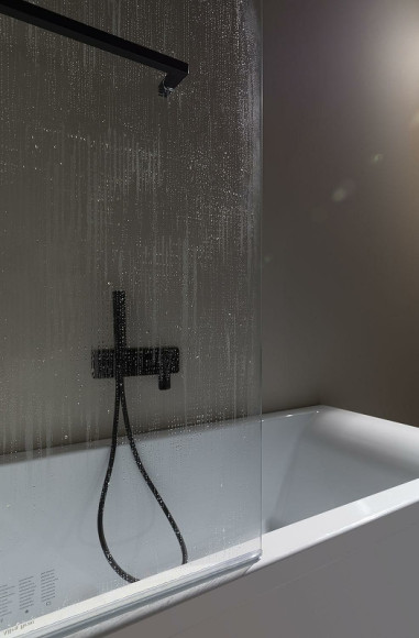 Шторка на ванну Allen Brau Priority 80 3.31022.BBA профиль Черный браш стекло прозрачное Шторка на ванну Allen Brau Priority 80 3.31022.BBA профиль Черный браш стекло прозрачное