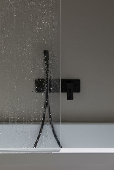 Шторка на ванну Allen Brau Priority 80 3.31022.BBA профиль Черный браш стекло прозрачное Шторка на ванну Allen Brau Priority 80 3.31022.BBA профиль Черный браш стекло прозрачное