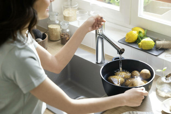 Смеситель для кухни Hansgrohe Zesis M33 74801800 Сталь