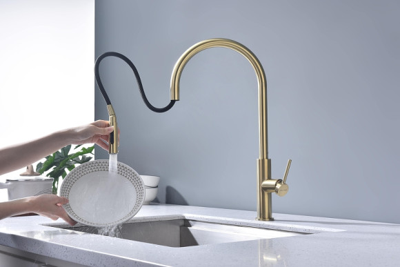 Смеситель для кухни Paulmark Senso Se215180-SBG Светлое брашированное золото