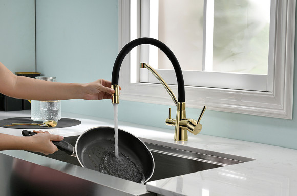 Смеситель для кухни Paulmark Siegen Si213111-G Золото Смеситель для кухни Paulmark Siegen Si213111-G Золото