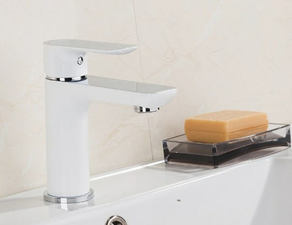 Смеситель для раковины Gappo G48 G1048-1 с гигиеническим душем Белый Хром