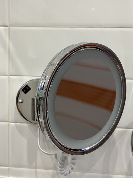 Косметическое зеркало Timo Saona 13074/00 с подсветкой Хром