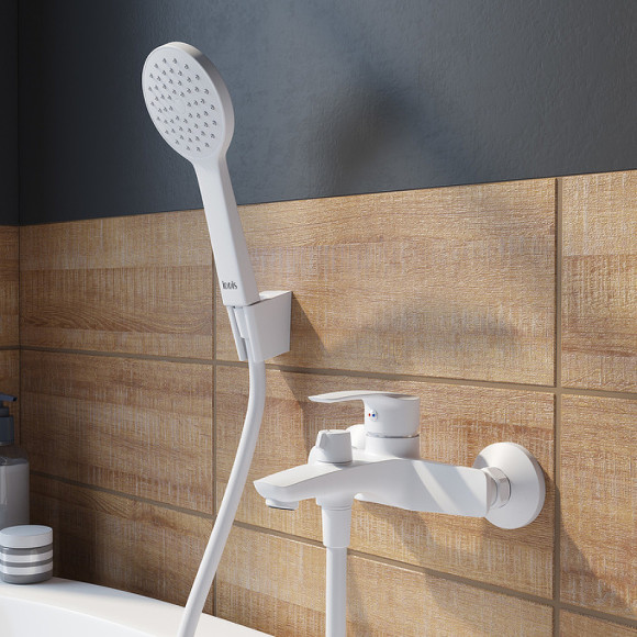 Смеситель для ванны Iddis Ray RAYWT02i02 Белый Смеситель для ванны Iddis Ray RAYWT02i02 Белый