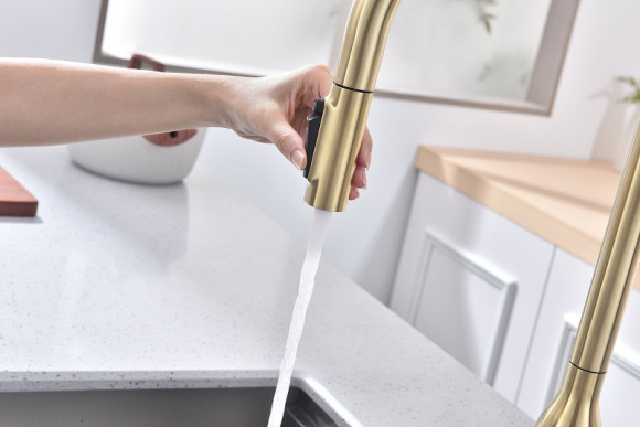 Смеситель для кухни Paulmark Universal Un213880-SBG Светлое брашированное золото Смеситель для кухни Paulmark Universal Un213880-SBG Светлое брашированное золото