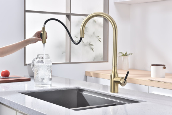 Смеситель для кухни Paulmark Universal Un213880-SBG Светлое брашированное золото Смеситель для кухни Paulmark Universal Un213880-SBG Светлое брашированное золото