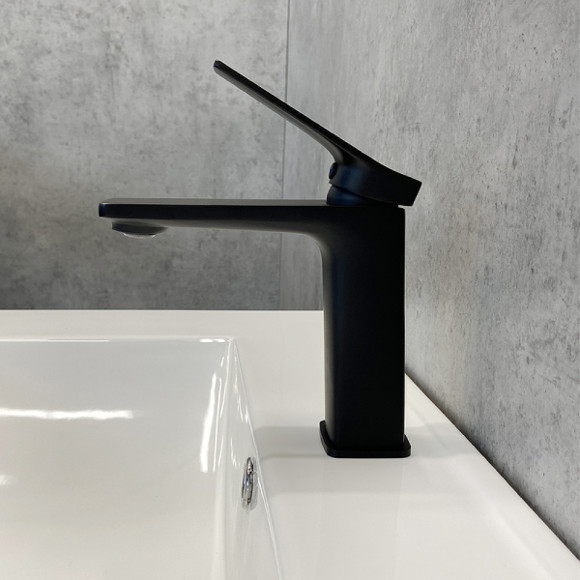 Смеситель для раковины Comforty FC071A-CMT 00-00004524 Черный Смеситель для раковины Comforty FC071A-CMT 00-00004524 Черный