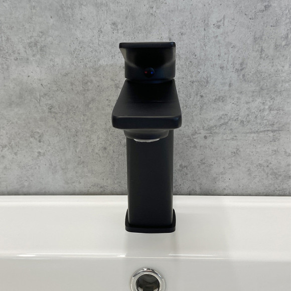 Смеситель для раковины Comforty FC071A-CMT 00-00004524 Черный Смеситель для раковины Comforty FC071A-CMT 00-00004524 Черный