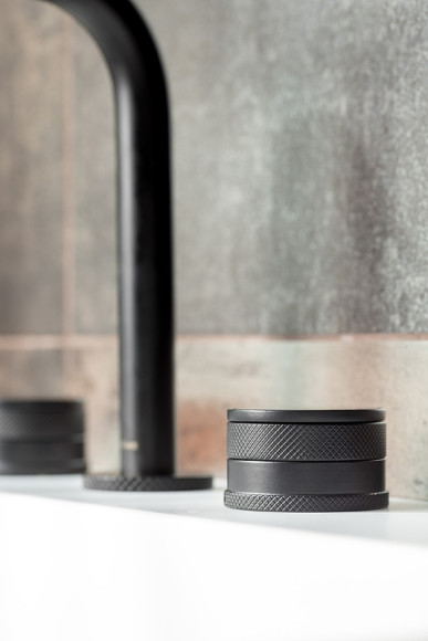 Смеситель для раковины Boheme Prestige 152-B-PR Черный матовый