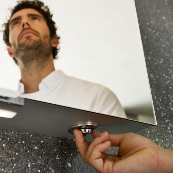 Зеркальный шкаф Keuco Royal 15 80 с подсветкой Хром Зеркальный шкаф Keuco Royal 15 80 с подсветкой Хром