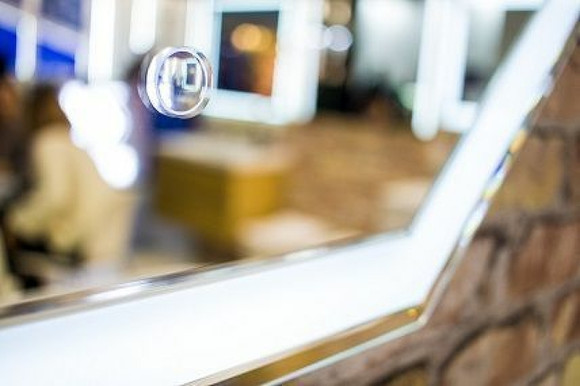 Зеркало Art&Max Argo AM-Arg-700-700-DS-F с подсветкой с сенсорным выключателем Зеркало Art&Max Argo AM-Arg-700-700-DS-F с подсветкой с сенсорным выключателем