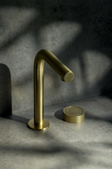 Смеситель для раковины Boheme Tech 158-MG Золото матовое Смеситель для раковины Boheme Tech 158-MG Золото матовое