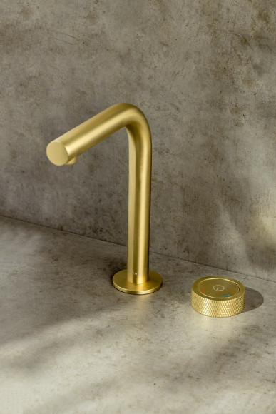 Смеситель для раковины Boheme Tech 158-MG Золото матовое Смеситель для раковины Boheme Tech 158-MG Золото матовое