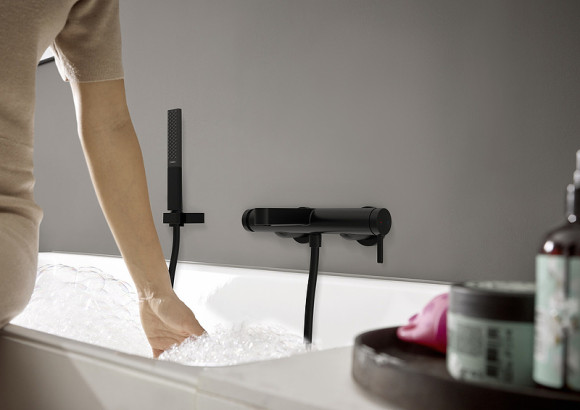 Смеситель для ванны Hansgrohe Finoris 76420670 Черный матовый