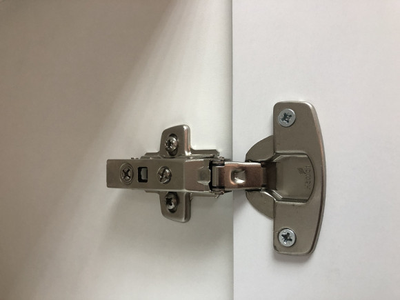 Шкаф пенал Comforty Сорренто 40 00-00000818 Светло серый Шкаф пенал Comforty Сорренто 40 00-00000818 Светло серый